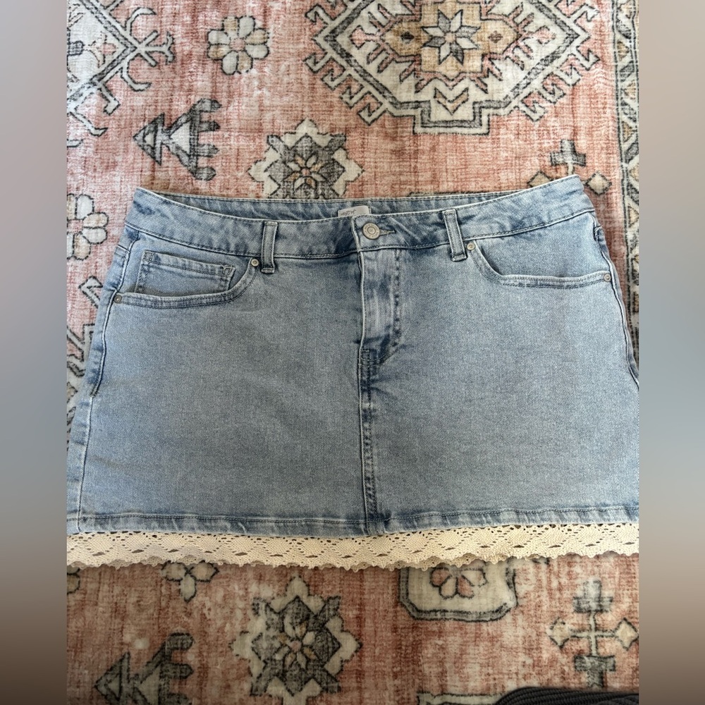 West of Melrose lace edge denim skirt Size 29